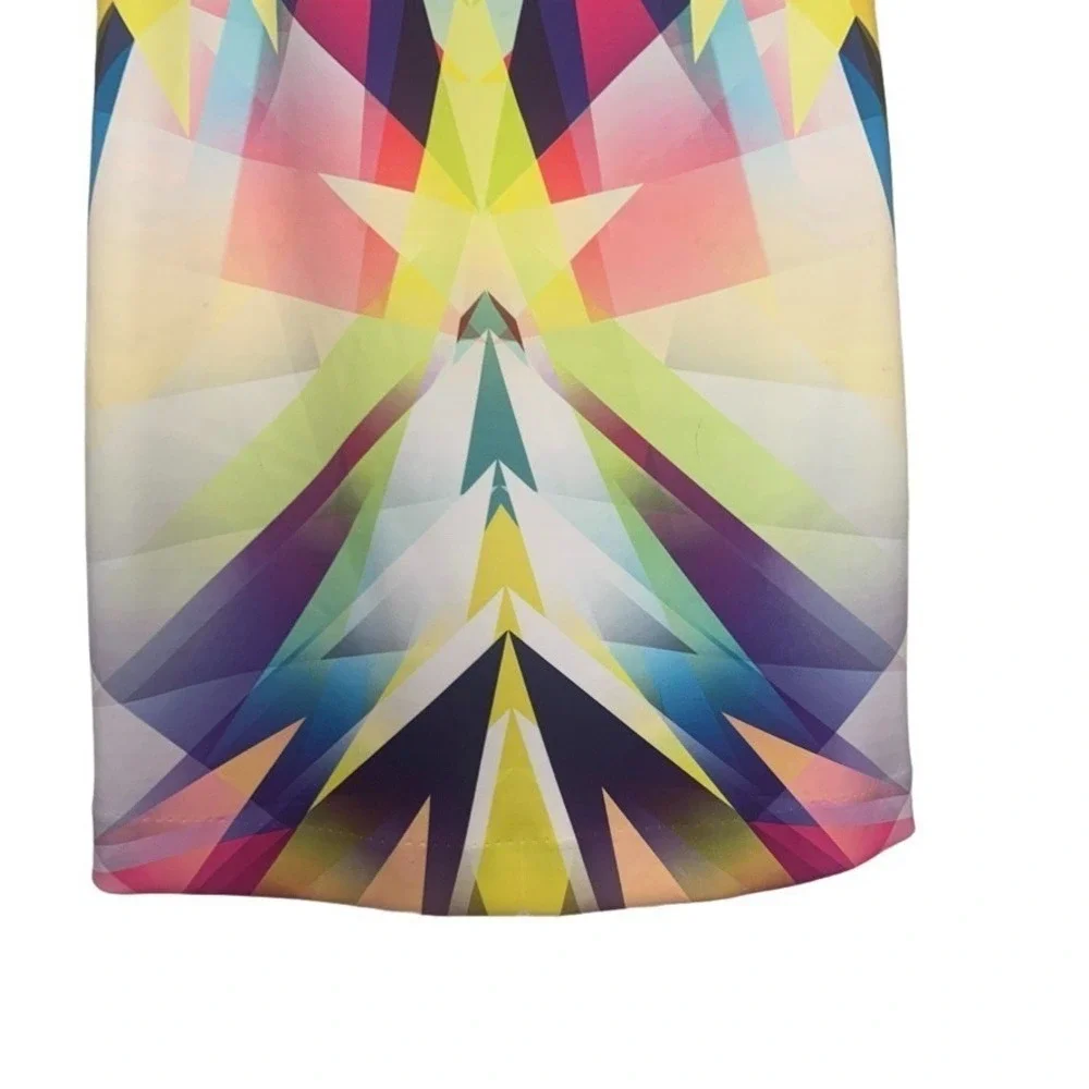 Nicole Miller  Kaleidoscope Sheath Dress‎ Size 0 Geometric Print Bodycon Artsy